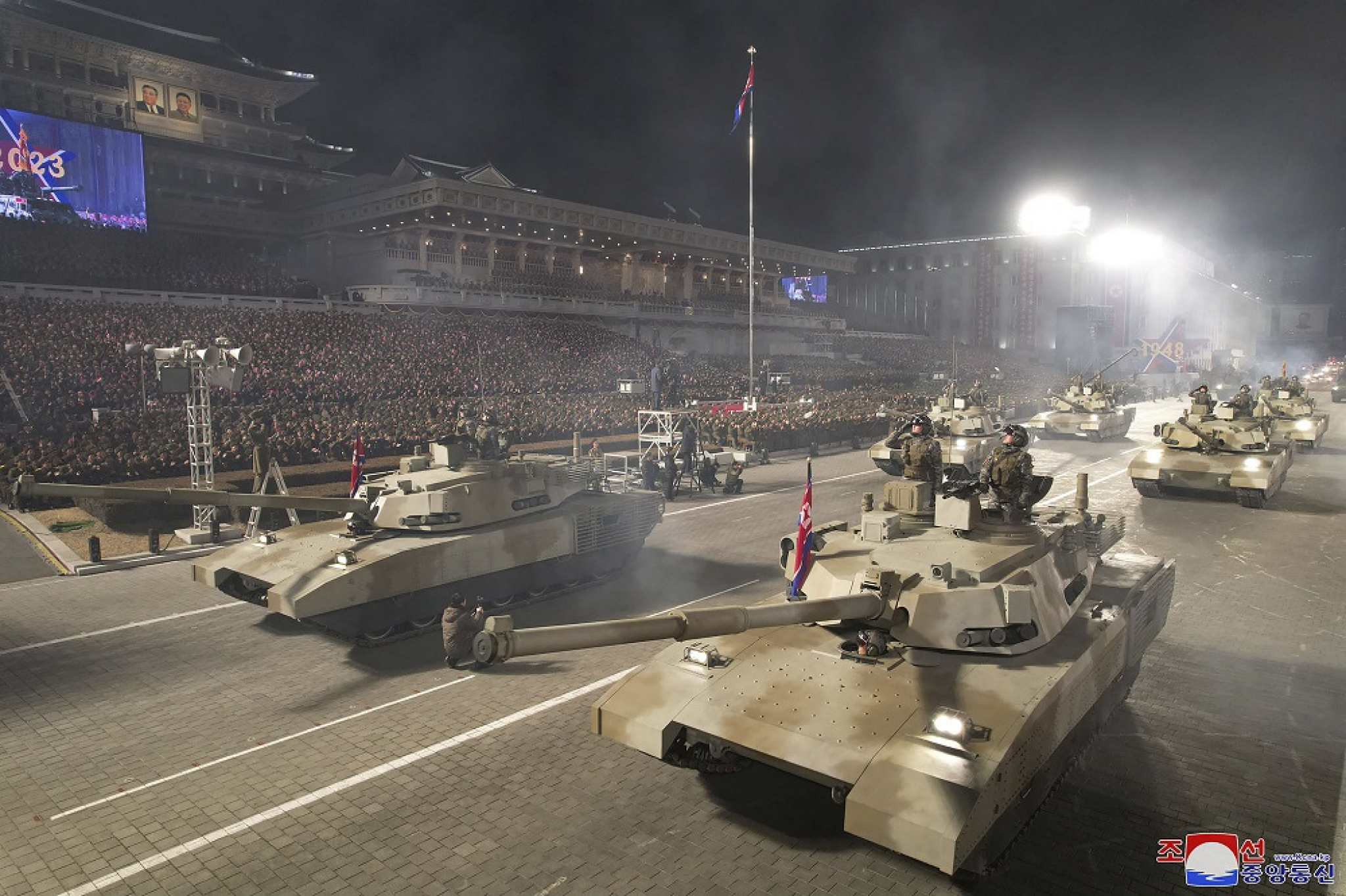 Танк армата 2023. Парад КНДР 2023. Северокорейский танк Сонгун-915. Танки Северной Кореи 2023. Танки КНДР Сонгун 915.