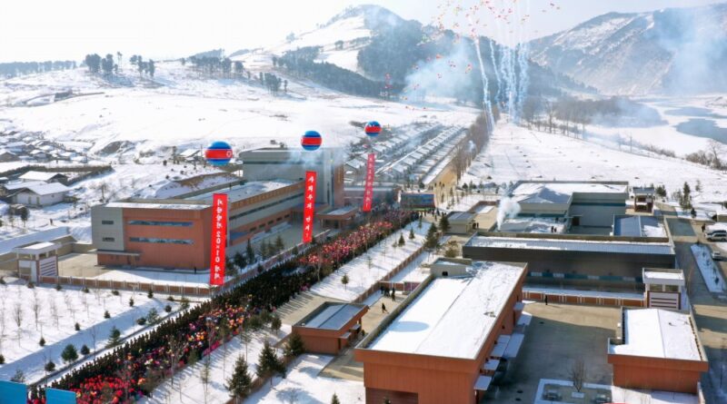 Novas fábricas inauguradas no condado de Kim Hyong Jik na Coreia do Norte, Última inauguração do primeiro ano da Política de 20×10